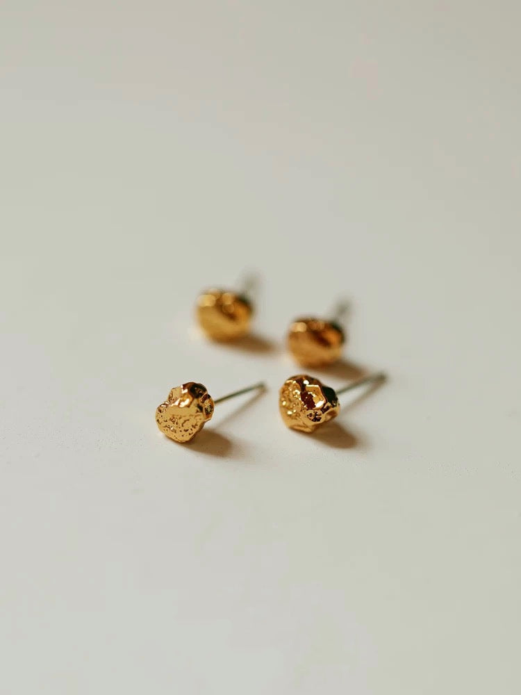 Gold on sale plain studs