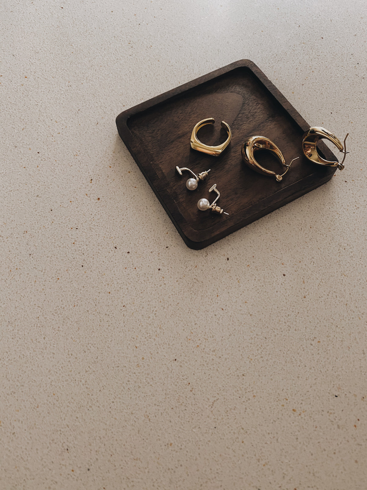 BALINESE OAKWOOD JEWELRY PLATE