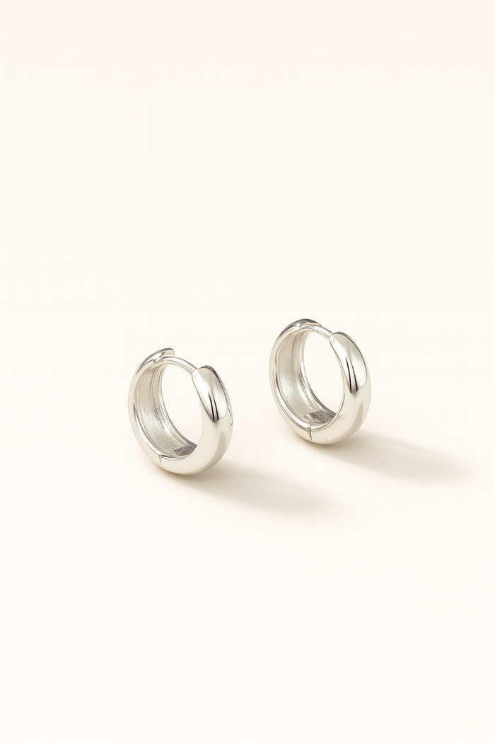 Chloe Tiny Hoops