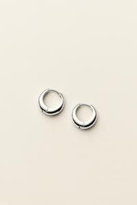 Chloe Tiny Hoops