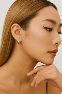 Chloe Tiny Hoops