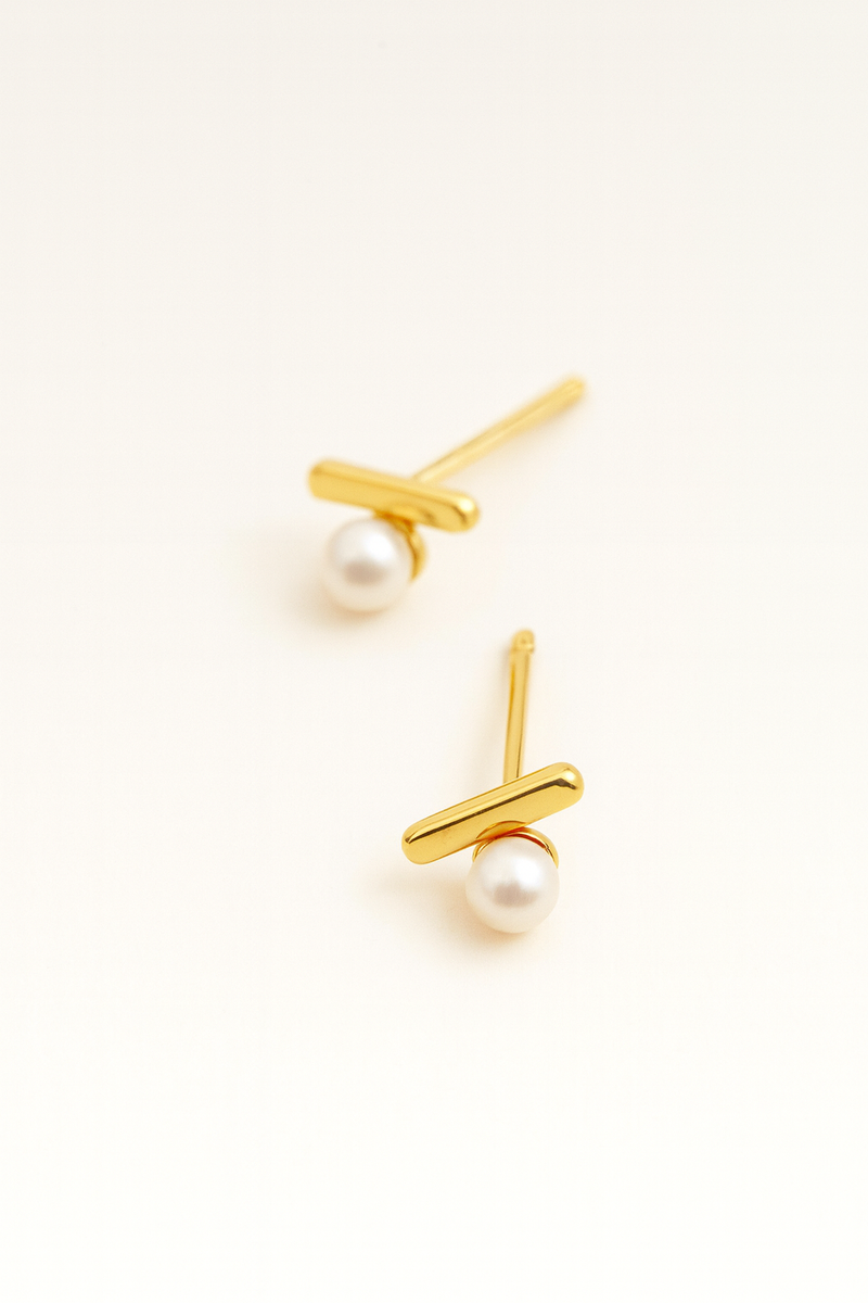 Delilah Pearl Studs