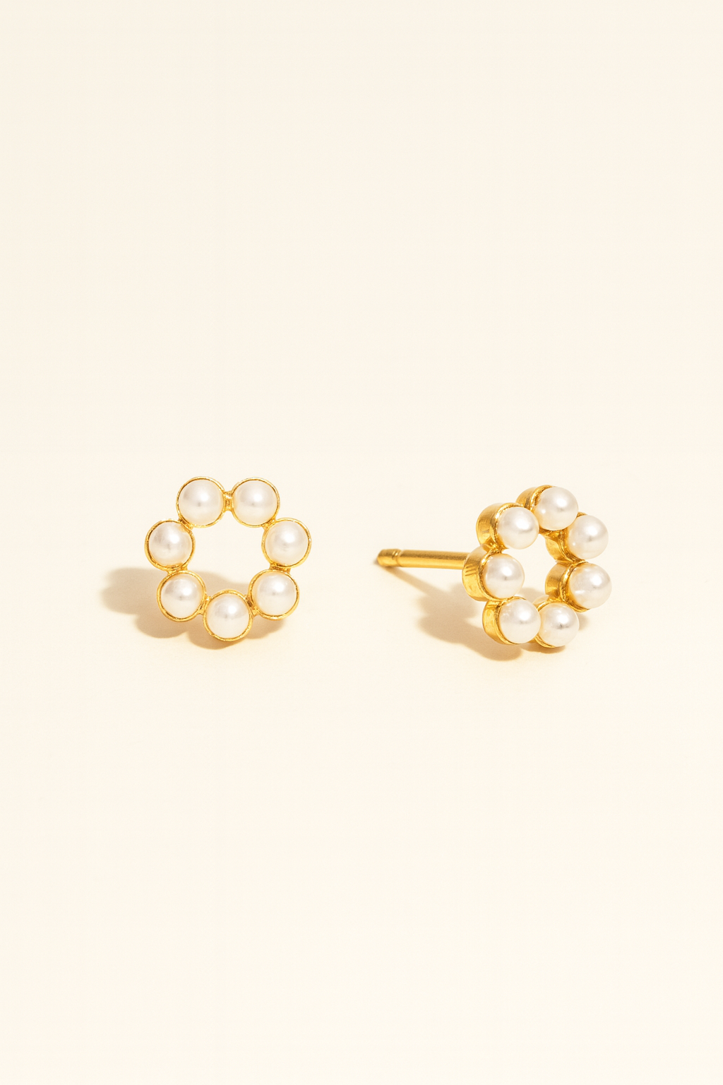 EIRA MINI PEARLS EARRINGS