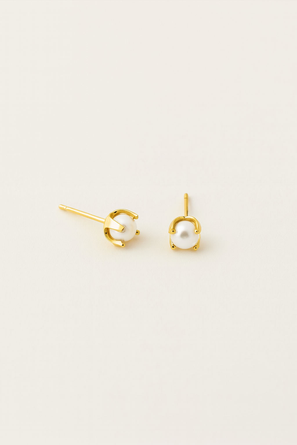LAUREN CROWNED PEARL STUDS