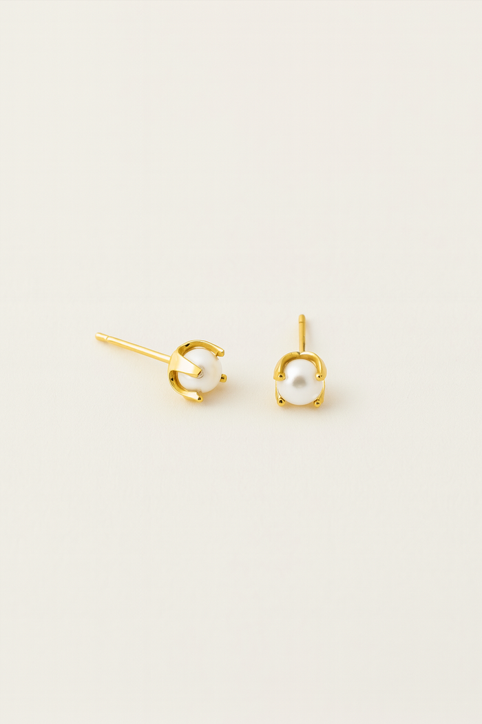LAUREN CROWNED PEARL STUDS