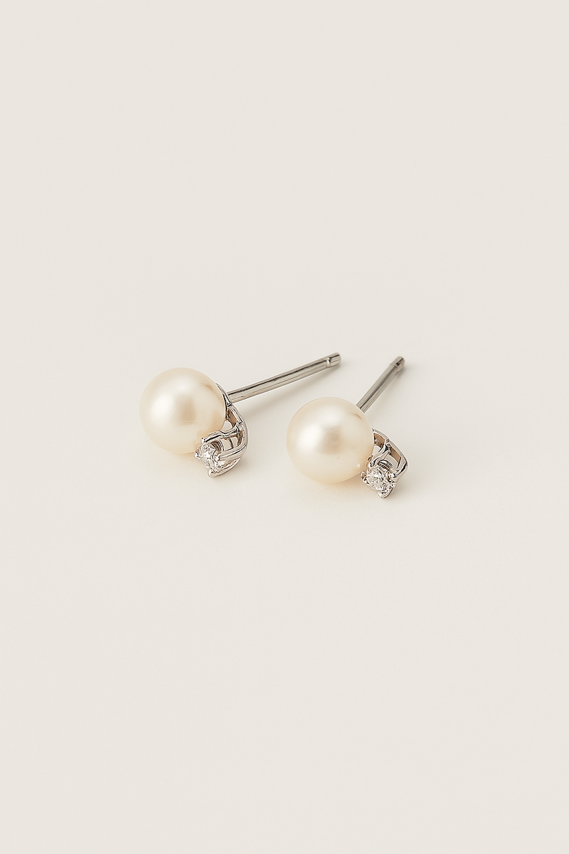 Malin Pearl Earrings