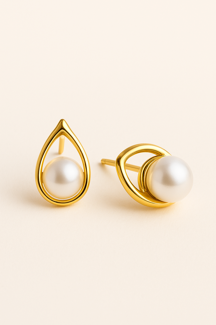 MARGOT PEARL STUDS