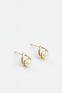 MARGOT PEARL STUDS