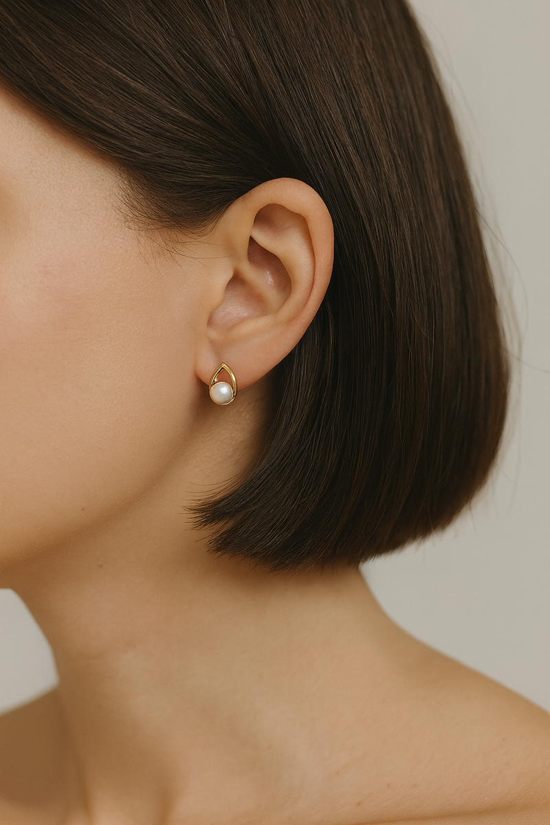 MARGOT PEARL STUDS