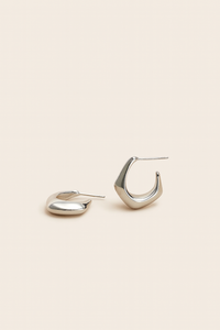 MYKA HALF GEO HOOPS