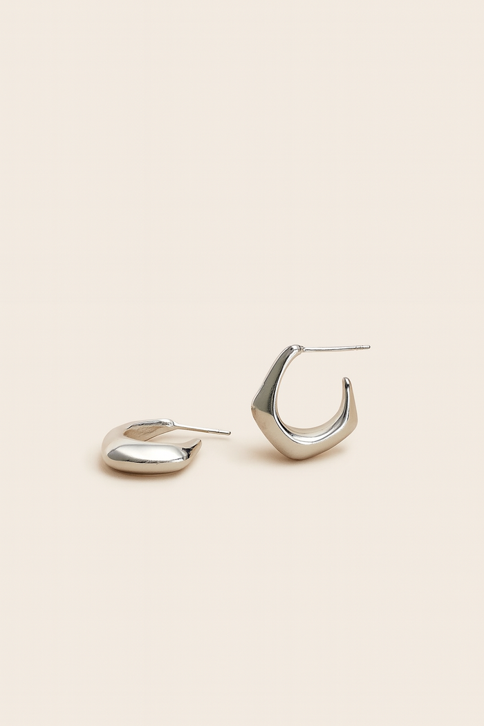MYKA HALF GEO HOOPS