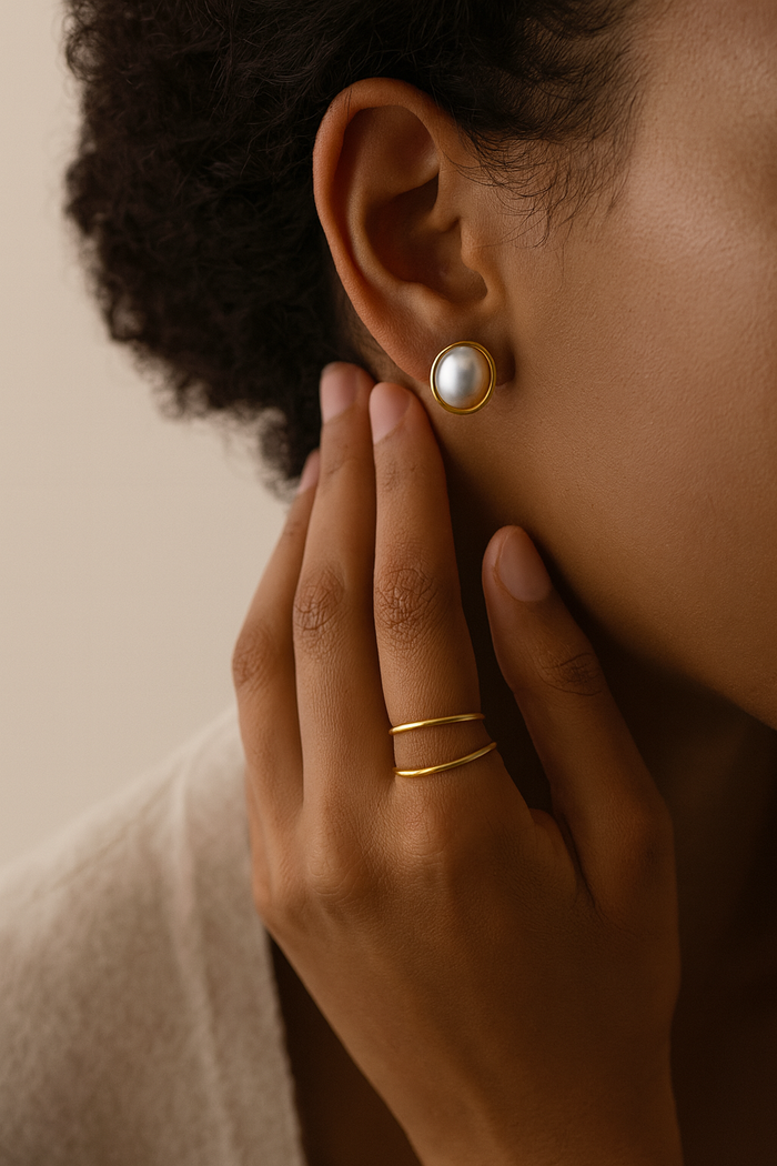 OLIVIA PEARL STUDS