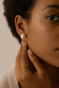 OLIVIA PEARL STUDS
