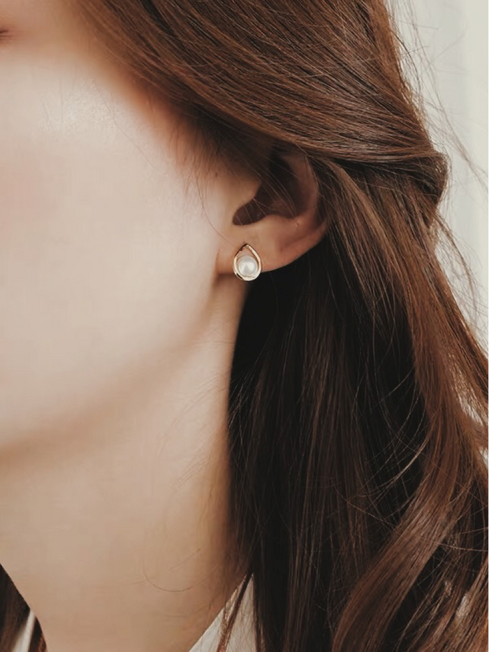 Ella Hook Earrings – Plain.J